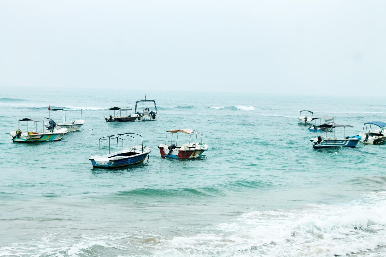 Coral Seas Beach Hikkaduwa Extérieur photo