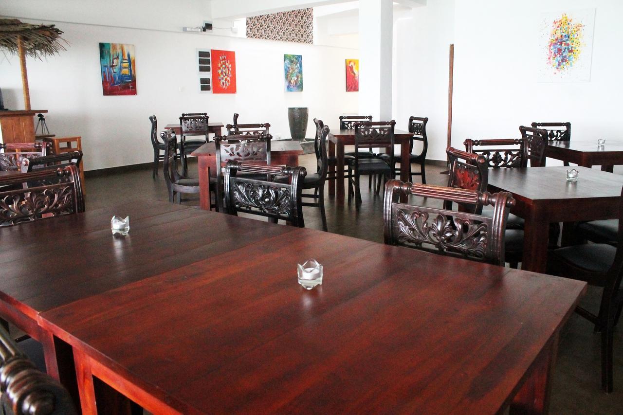 Coral Seas Beach Hikkaduwa Extérieur photo