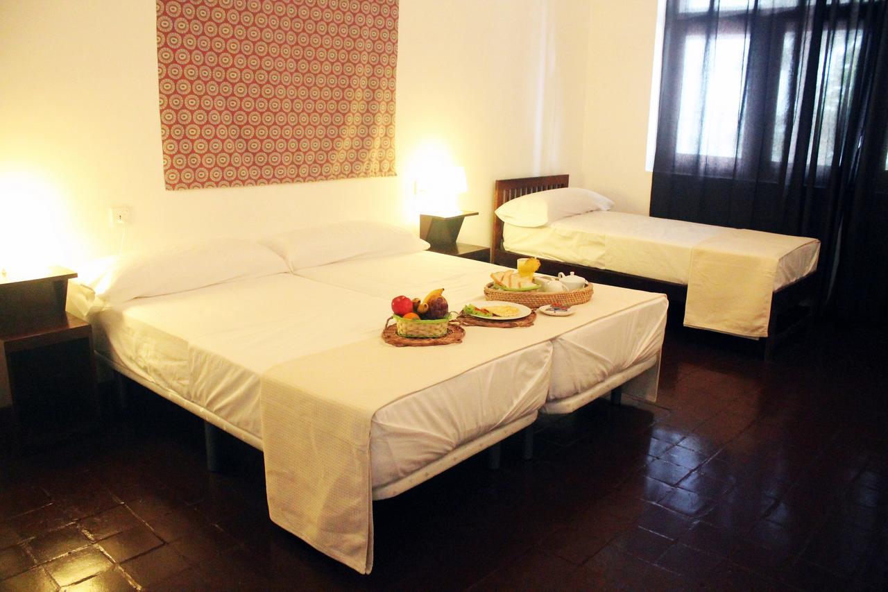 Coral Seas Beach Hikkaduwa Extérieur photo