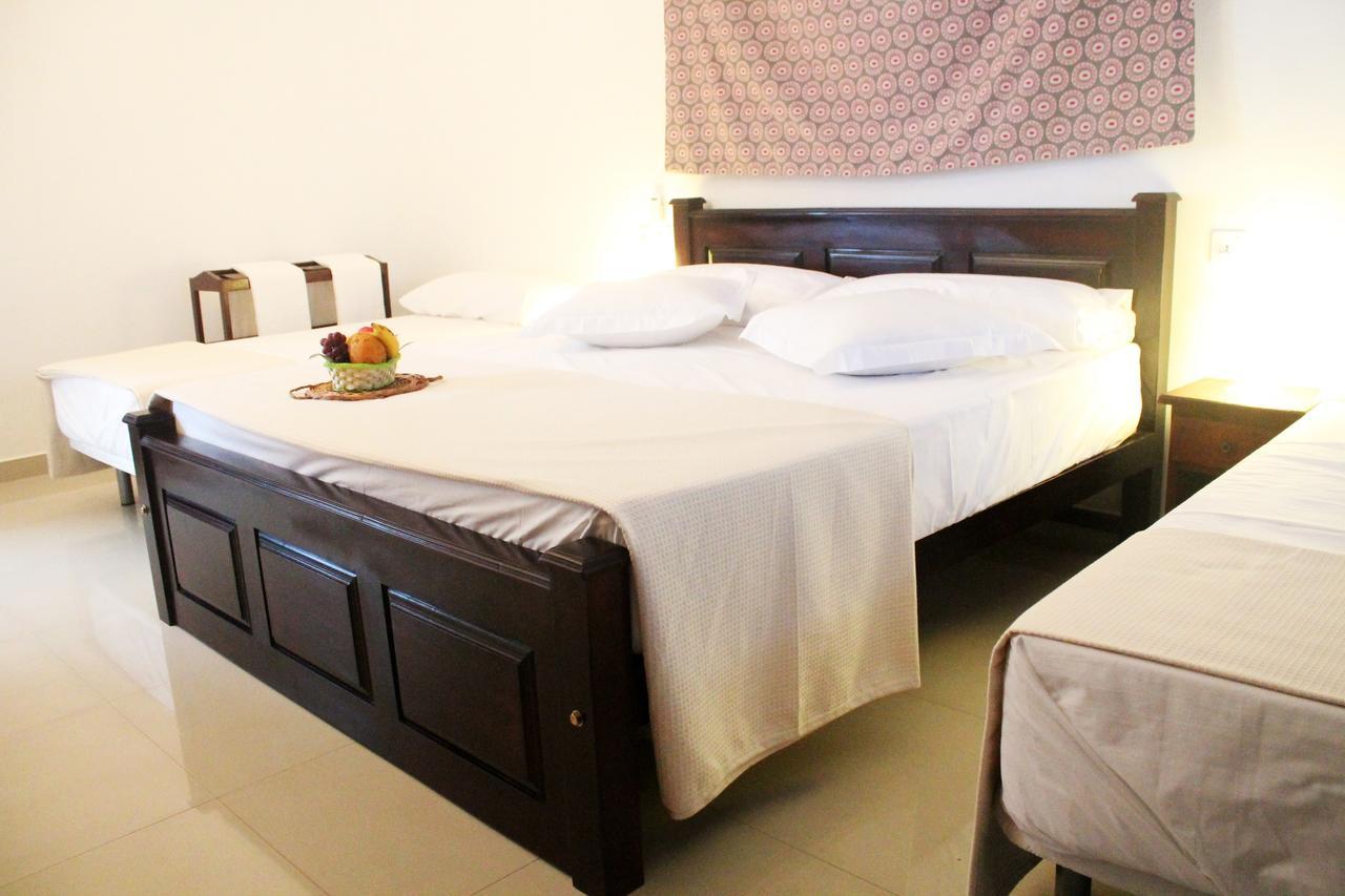 Coral Seas Beach Hikkaduwa Extérieur photo