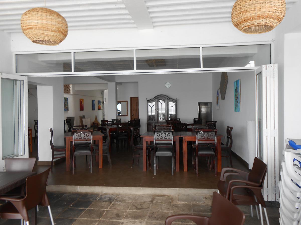 Coral Seas Beach Hikkaduwa Extérieur photo