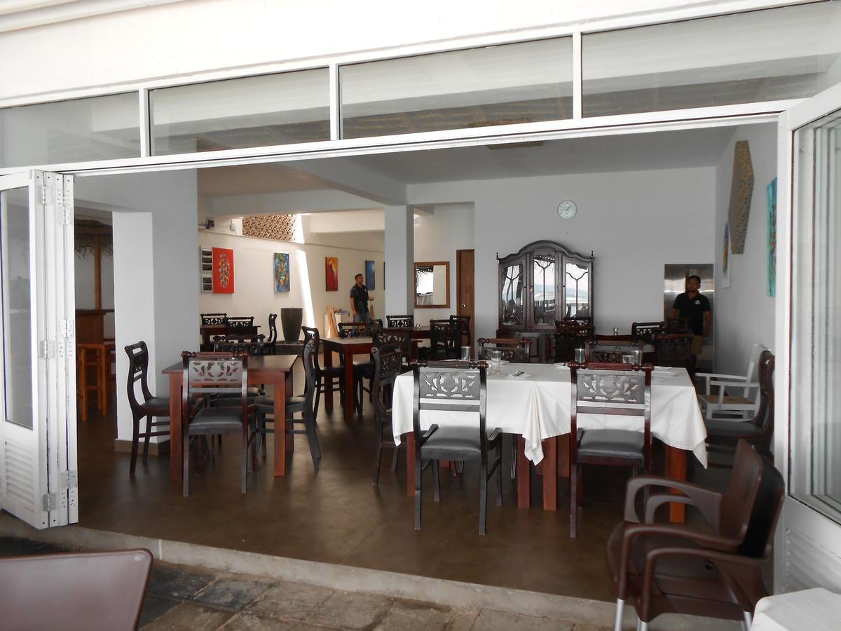 Coral Seas Beach Hikkaduwa Extérieur photo