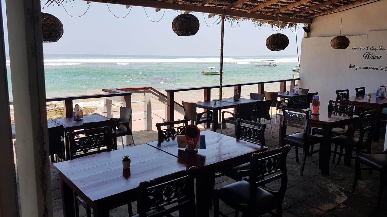 Coral Seas Beach Hikkaduwa Extérieur photo