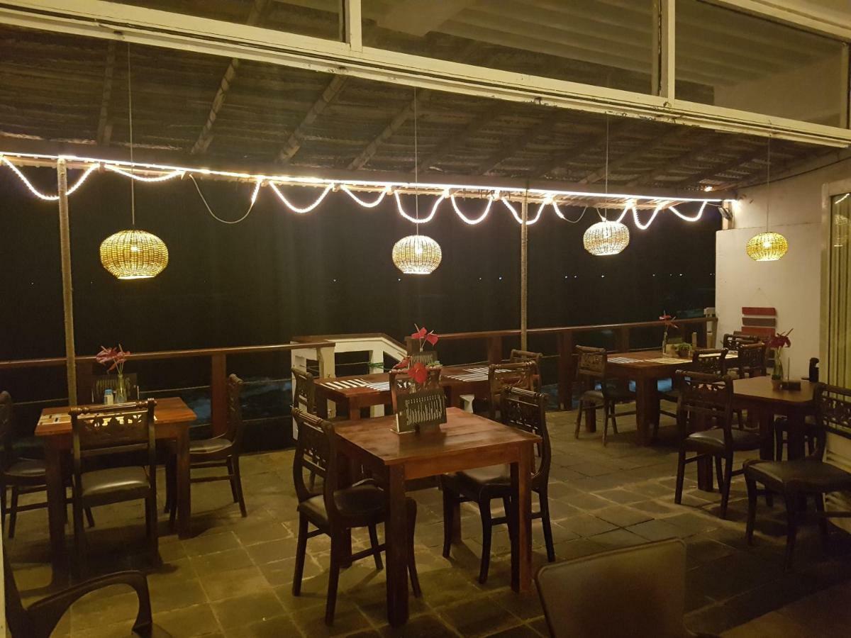 Coral Seas Beach Hikkaduwa Extérieur photo